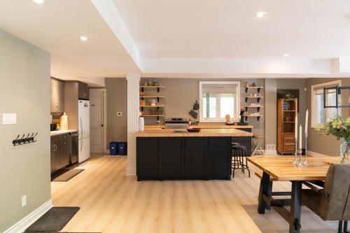 Cozy Private Suite with heated pool in Centre Wellington (ON)