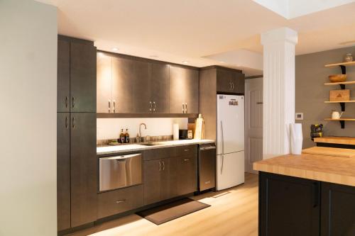 Cozy Private Suite with heated pool in Centre Wellington (ON)