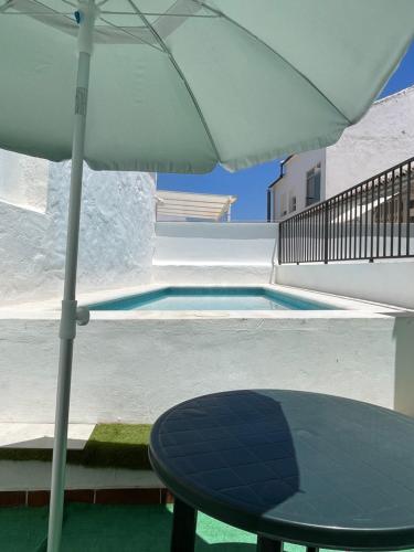 Apartamento nuevo con piscina en el centro Doña Paca-Ronda, Ronda