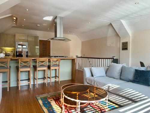 Stylish 2 Bed Apartment sleeps 4 in Begbroke