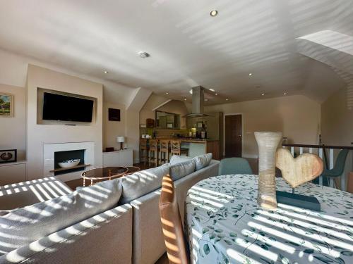 Stylish 2 Bed Apartment sleeps 4 in Begbroke
