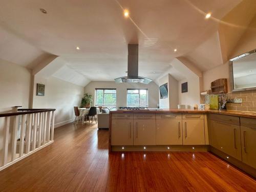 Stylish 2 Bed Apartment sleeps 4 in Begbroke
