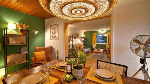 Plant Apartment - Großer Balkon mit Grill - Schwarzwald und Schwäbische Alb in Eutingen, Deutschland
