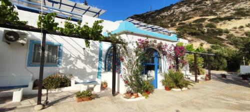 Oleander's Garden Traditional Cretan Cottage Room Type - Family Room with Garden View