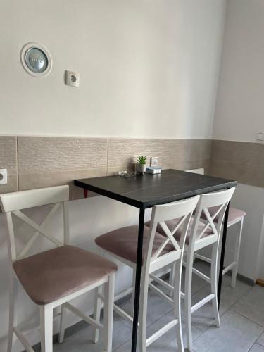 Seadmed, Apartman Maki 1 in Sombor