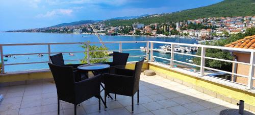 GRAND - Beachfront Rooms & Apartments 2