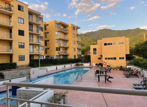 Apartamento en conjunto cerrado cerca bello horizonte