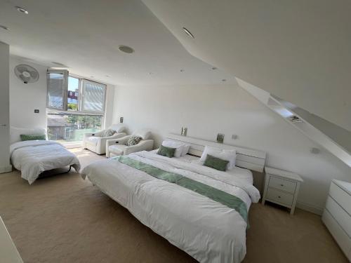 4 to 5 Bedroom beautiful holiday home London sleeps 9-central Links gîte à louer British Home & Hospital For Incurables