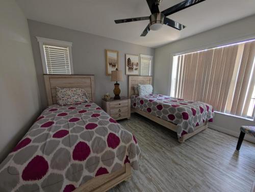 LUX VILLAs on beautiful Palmer Ranch detail