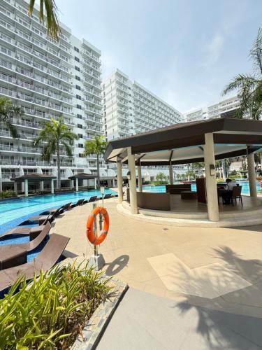 Aiza's Place with Two Beds in Shell Residences PASAY near MOA and NAIA, Manila (photo 7)