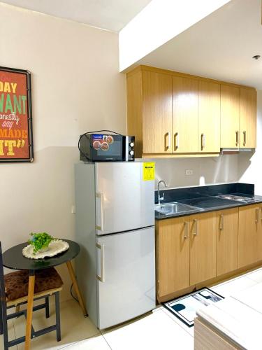 Aiza's Place with Two Beds in Shell Residences PASAY near MOA and NAIA, Manila (photo 11)