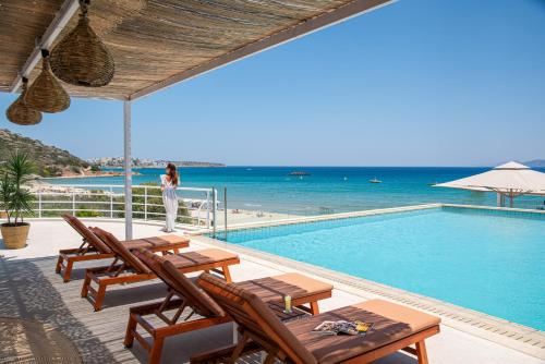 Úszómedence, The River Suites Adults Only-A Seaside Experience in Agiosz Nikolaosz