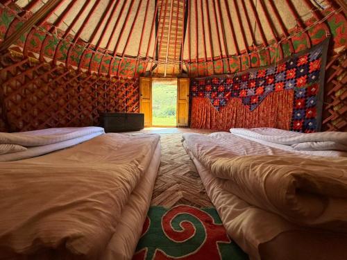 Ak-Tash Yurt Camp in Kirpichny