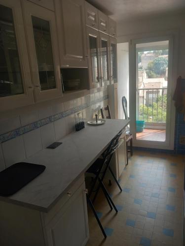 Chambre B2 dans un appartement en colocation, Marsiglia (foto 8)