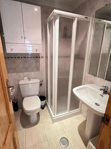 Perfect pool apartment LLM - image 5