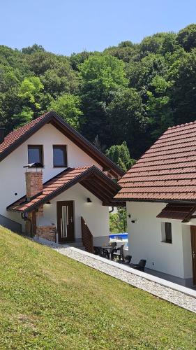 Viesnīcas āriene, Sunčev breg (Suncev breg) in Tuheļske Topļice