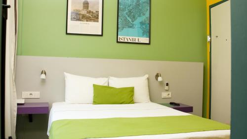 Mini Harem Hotel - image 9