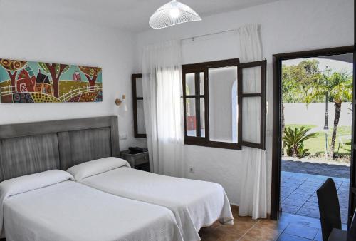 2 twin beds