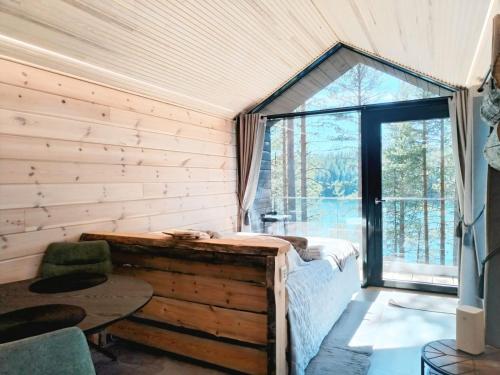 Hossaville Luxe West Lake Cabin in Suomussalmi