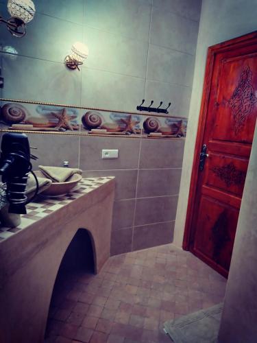 RIAD & SPA SOUS LE SOLEIL chez Jerome & Pamela Suite Essaouira - image 10