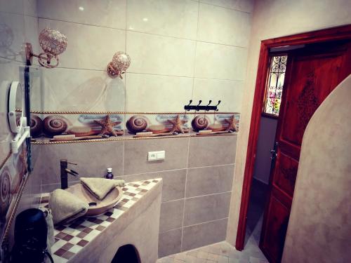 RIAD & SPA SOUS LE SOLEIL chez Jerome & Pamela Suite Essaouira - image 2