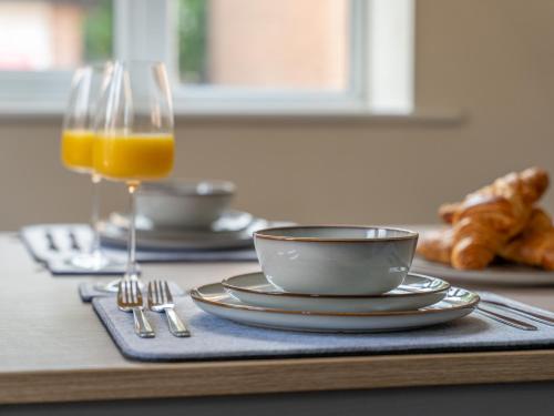 Lymm home 6 Bed 3 Bath Relocators Trades and Long Stays in Lymm