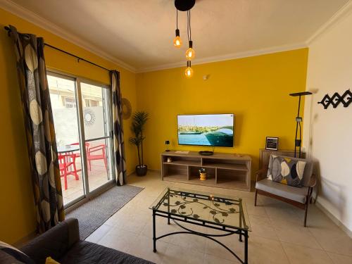 Camelia - 3 Bedroom Apt with terrace and Seaviews - Bugibba Promanade, St Paul's Bay (Foto 7)