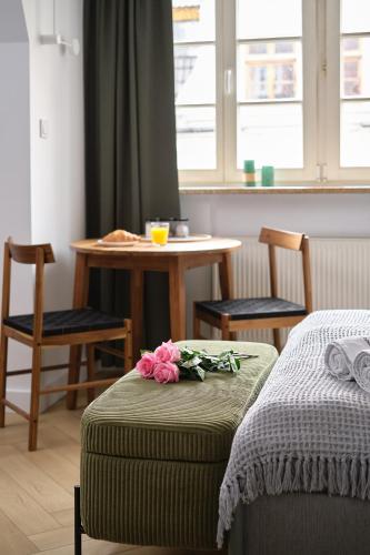 Studio (2 Adults) image 1