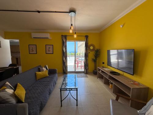 Camelia - 3 Bedroom Apt with terrace and Seaviews - Bugibba Promanade, St Paul's Bay (Foto 6)