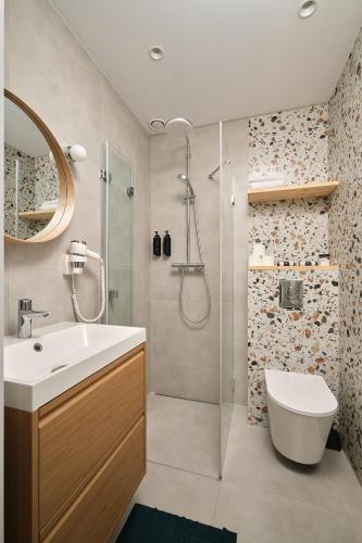 Two-Bedroom Apartment (6 Adults) image 2