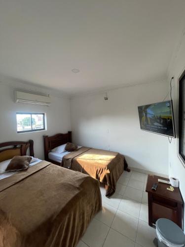 2 twin beds