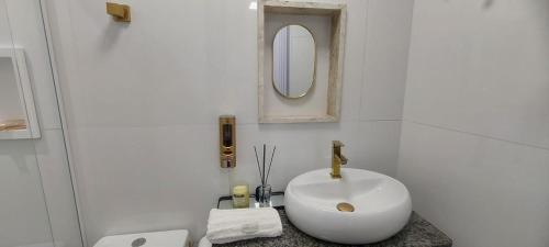 バスルーム, Suites Essepê Quartin! Expo Center Norte, Anhembi, Rodoviaria Tiete, Feira da Madrugada, Brás (Suites Essepe Quartin! Expo Center Norte, Anhembi, Rodoviaria Tiete, Feira da Madrugada, Bras) in ヴィーラ ギリェルメ