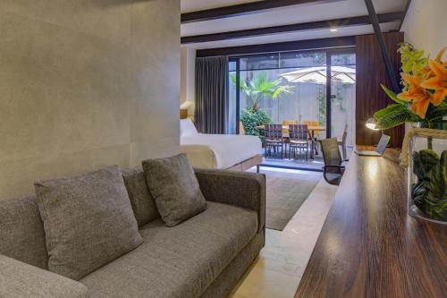MX Grand Suites in Major Tower-Pink zone