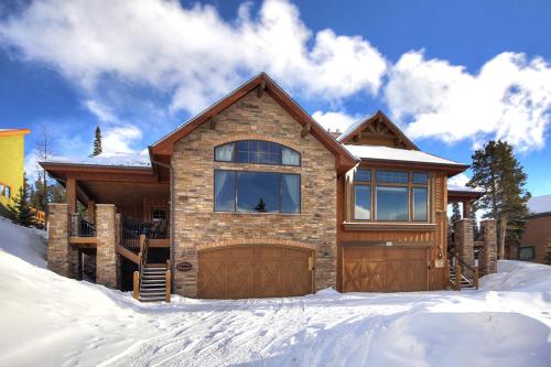 Lofty Fox Villa Townhouse in Sally Barber