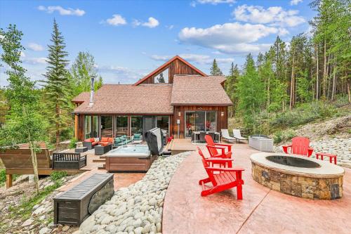 Stormbunker Paradise home in Sally Barber