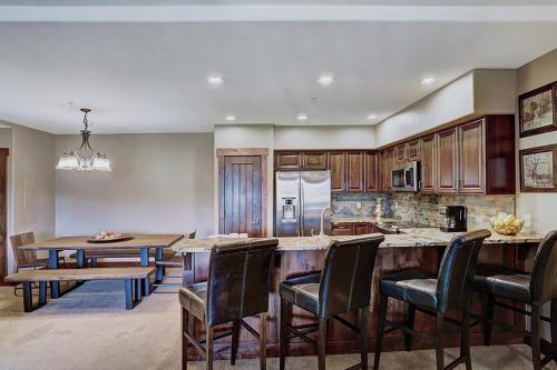 Crystal Peak Lodge 7304 Condo in Breckenridge, USA