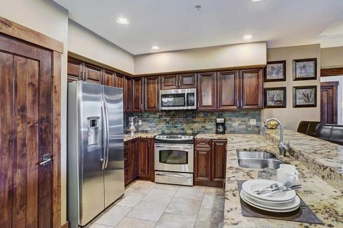 Crystal Peak Lodge 7304 Condo in Breckenridge, USA