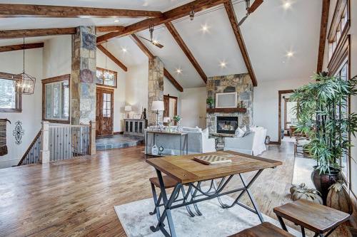 The Breck Escape Home in Breckenridge, USA