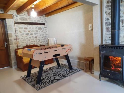 Grande maison en pierre avec jardin clôturé, animaux admis - FR-1-489-198 (Grande maison en pierre avec jardin cloture, animaux admis - FR-1-489-198) in Saint-Nectaire