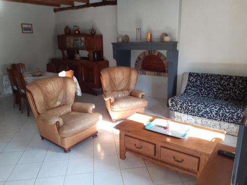 Gîte Louchy-Montfand 3 pièces 4 personnes - FR-1-489-178 - image 7