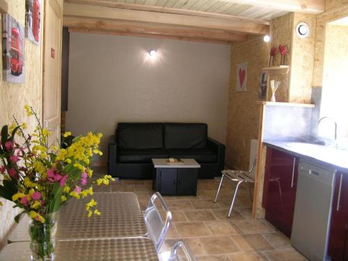 Gîte Vernusse 2 pièces 2 personnes - FR-1-489-208 - image 2