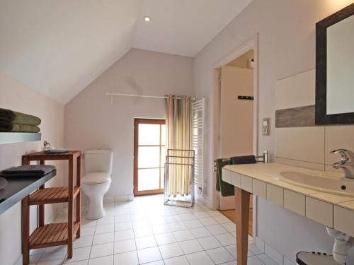 Gîte Juvigny-Sous-Andaine 6 pièces 12 personnes - FR-1-497-18 - image 2