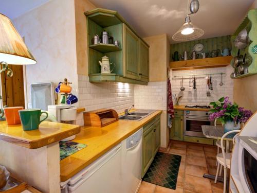 Gite authentique 6 pers avec jardin a Marols - FR-1-496-1 in Other