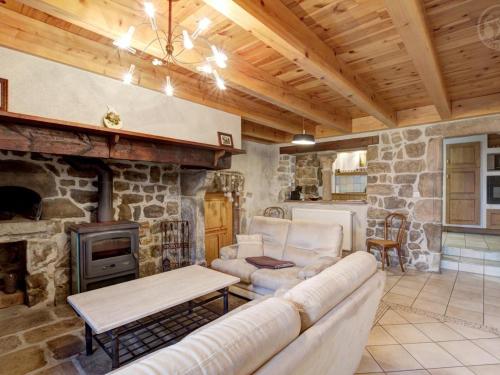 Gite de Charme 6 Pers avec Jardin Clos a Montarcher - FR-1-496-11 in Charbonnieres-les-Bains