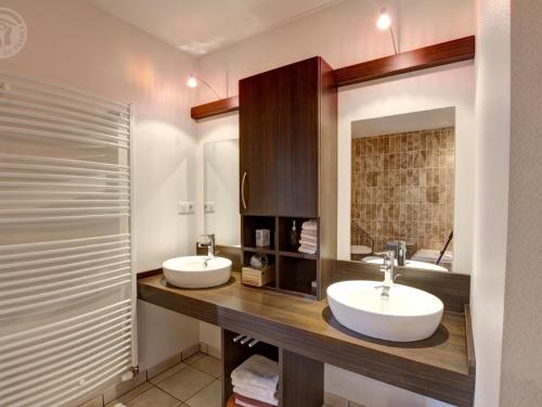 Gite de Charme 6 Pers avec Jardin Clos a Montarcher - FR-1-496-11 in Charbonnieres-les-Bains