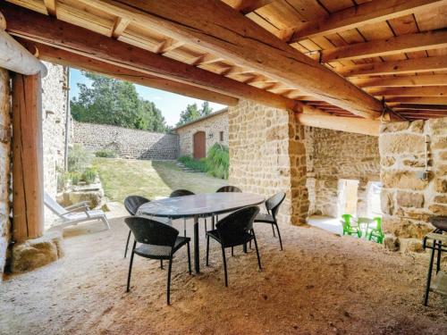 Gite de Charme 6 Pers avec Jardin Clos a Montarcher - FR-1-496-11 in Charbonnieres-les-Bains