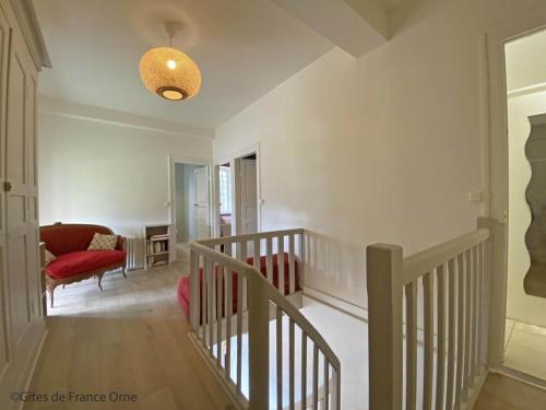 Maison rénovée 18ème s. avec jardin, animaux acceptés et recharge électrique - FR-1-497-198 (Maison renovee 18eme s. avec jardin, animaux acceptes et recharge electrique - FR-1-497-198) in Marcei