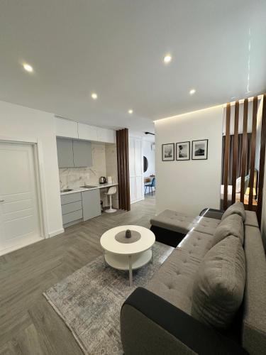 Mirage apartments - image 2