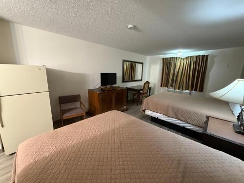 Island Inn - main image