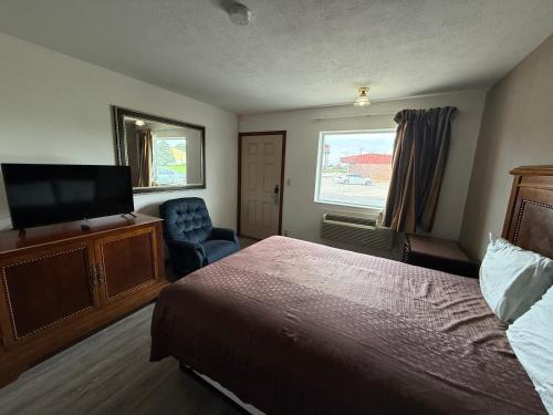 Island Inn - image 14